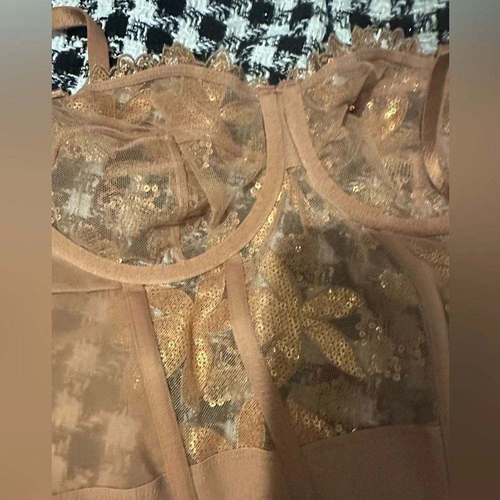 32DD Victoria’s secret ziggy glam gold sequin bra top - Picture 8 of 10